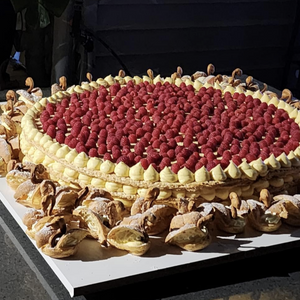 Giant Naked Milliefoglie - Millefeuille