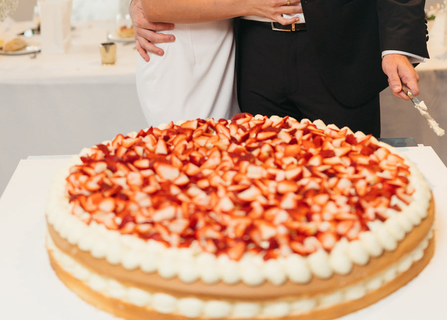 Giant Vanilla Strawberry and Cream Sponge