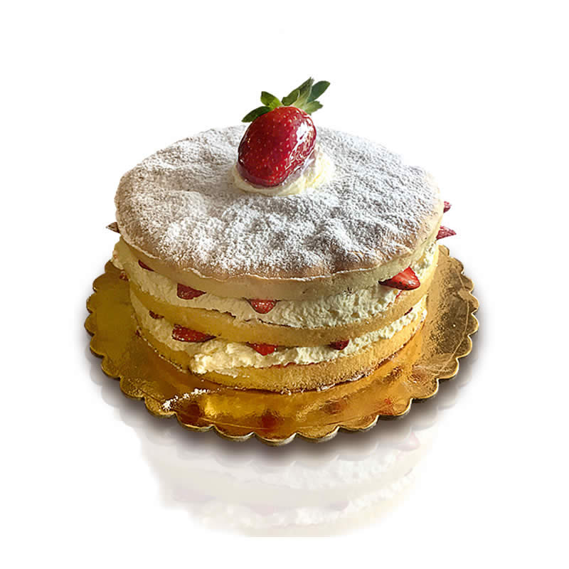 Vanilla Cake with Strawberries and Cream